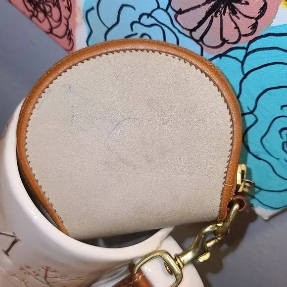 Vintage Dooney & Bourke Coin Wallet - Picture 3 of 8